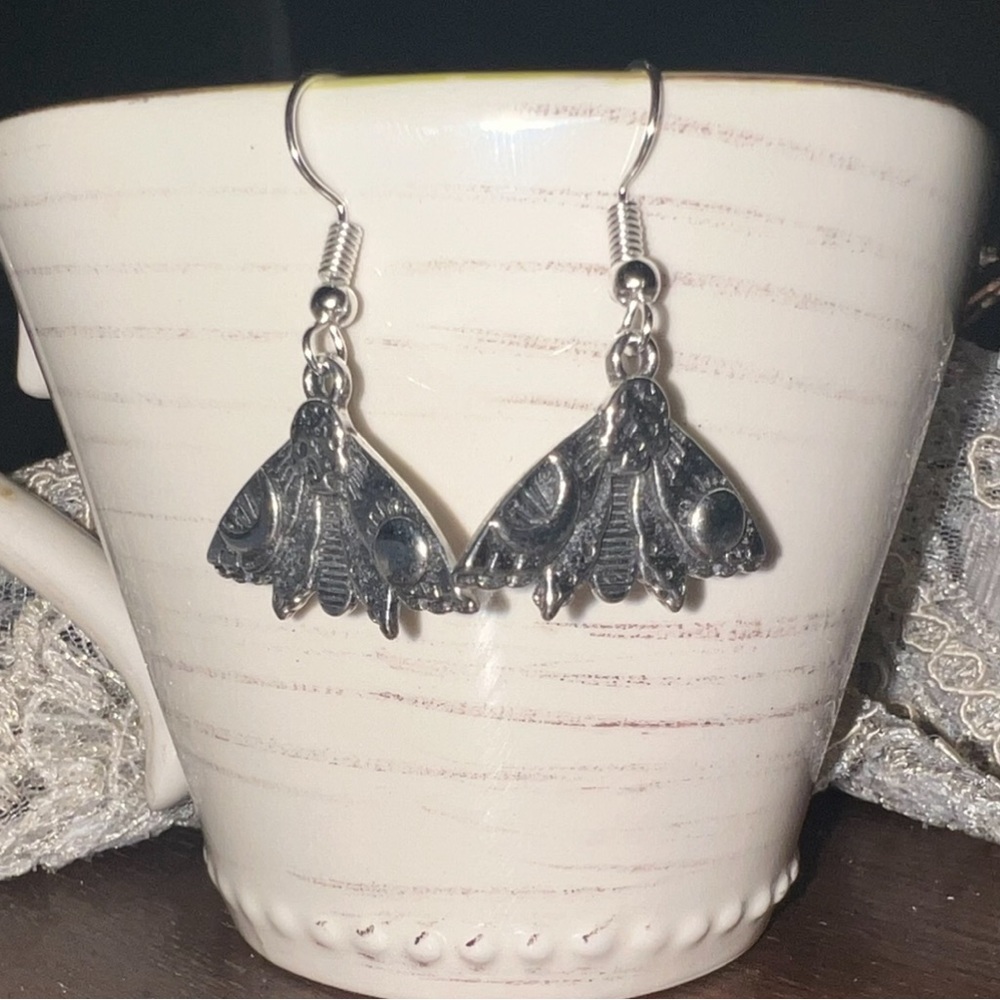 $2 MOTH EARRINGS. STAINLESS STEEL HOOKS. NEW.$2 WITH ANY $10 ORDER OR MORE - Picture 2 of 16